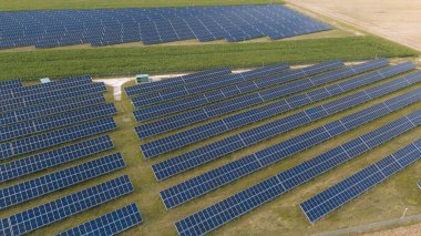 Güneş panelleri gelecekteki veri merkezleri için güç üretir
