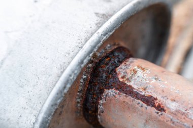 Metal boru ekleminde aşınma