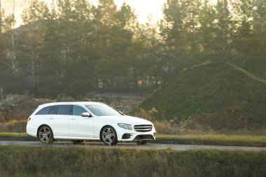 Modern tasarımı olan Avrupa spor otomobili