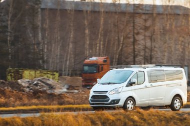 Beyaz taşıma aracı açık hava manzarası