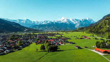 Baharın başında Bavyera manzarası