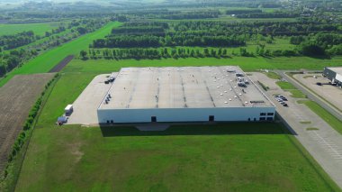 Lojistik merkezi ve çevreleyen yeşil alanlar