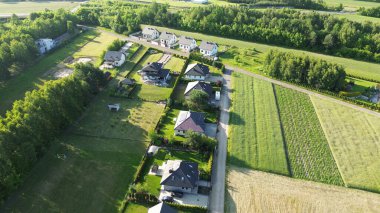 Orman bölgesinde çağdaş konut geliştirme