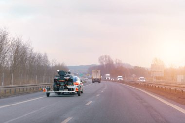 Ekstrem sporlar için off-road bisikleti taşıma