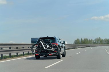 Motorlu ve otomobilli açık hava macerası