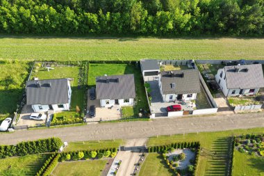 Yeşil ortamda yeni evler