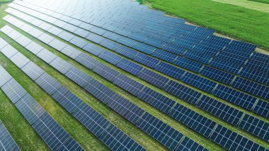 Gün boyunca huzurlu gökyüzü görüntüsü