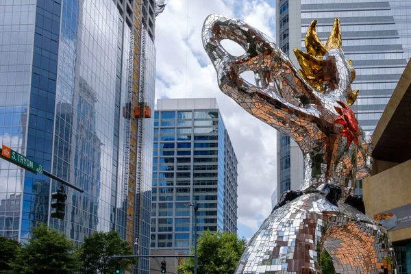 Charlotte, Kuzey Carolina, ABD 'de modern sanat eseri.