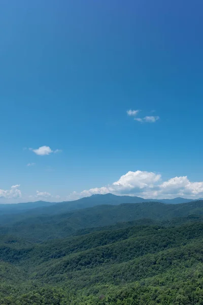 Forest Covered Foothills Blue Ridge Mountains North Carolina Usa Brilliant — Stock Photo, Image