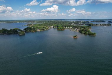 Kuzey Carolina 'daki Norman Gölü' nde rahat bir yaşam tarzı.