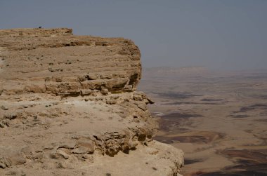 Doğada doğal taşın kahverengi tonlarının yüzey yapısı
