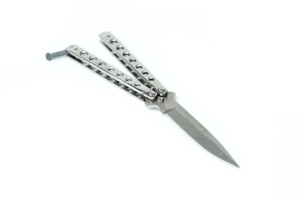Χάλυβα πεταλούδα μαχαίρι (balisong) σε άσπρο φόντο — Φωτογραφία Αρχείου