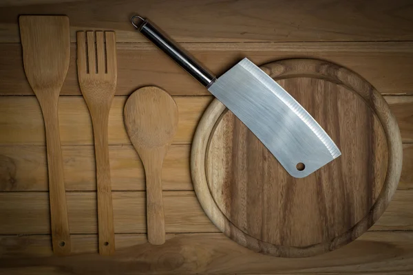 Utensilios de cocina sobre fondo de madera —  Fotos de Stock