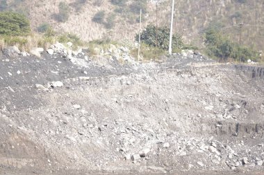 Taş ocağında kömür madenciliği