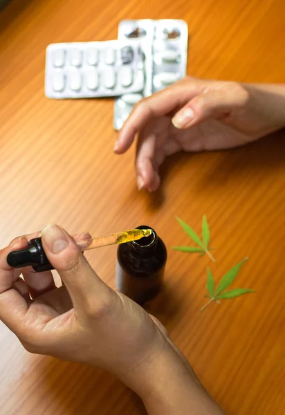 Medical Marijuana Concept Person Prefers Use Cannabis Cbd Oil Instead — Stock Photo, Image