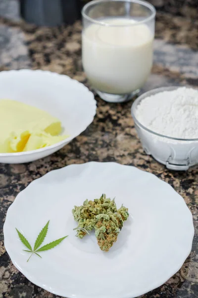 Kitchen Table Ingredients Cooking Marijuana Edibles — Stock Photo, Image