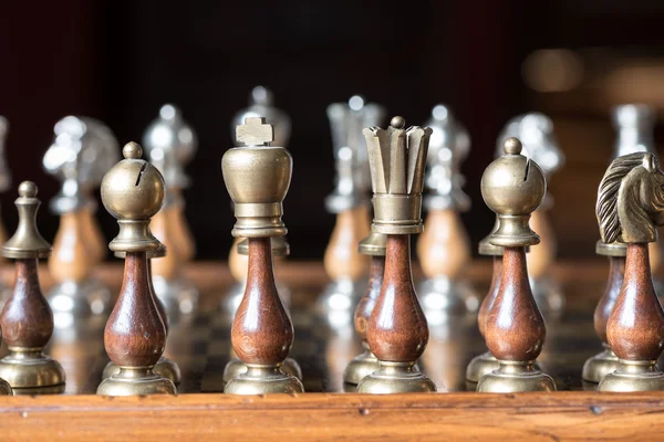 Piezas de ajedrez alineadas — Foto de Stock