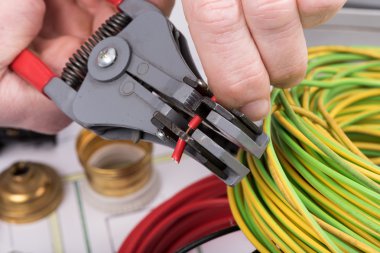 Elektrik kablo sıyırma