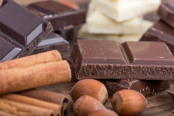 Pedazos de chocolate — Foto de Stock