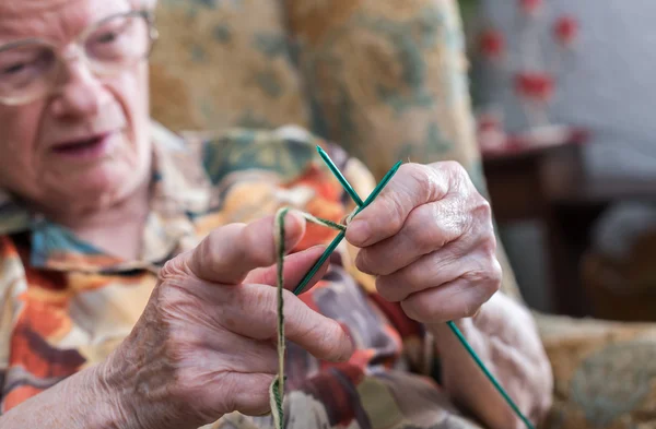 Mujer anciana activa —  Fotos de Stock