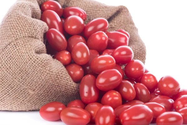 Köstliche frische Kirschtomaten — Stockfoto