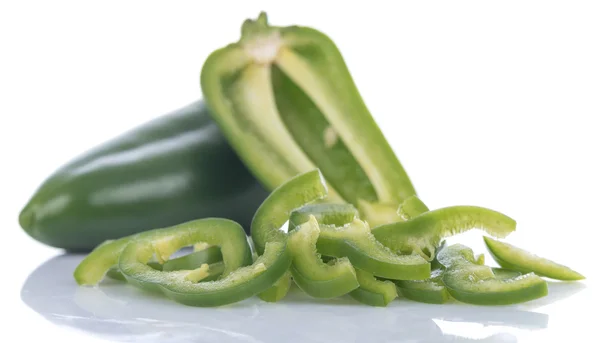 Mini groene paprika in stukjes gesneden — Stockfoto