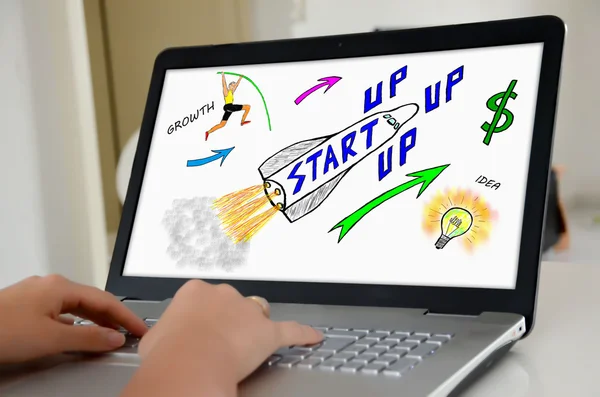 Start-konceptet på en laptop skärm — Stockfoto
