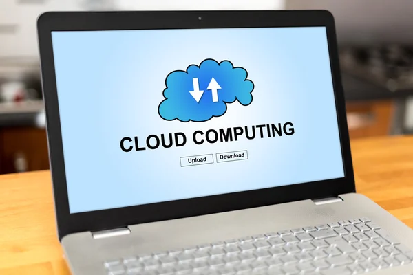 Conceito de computação em nuvem em um laptop — Fotografia de Stock