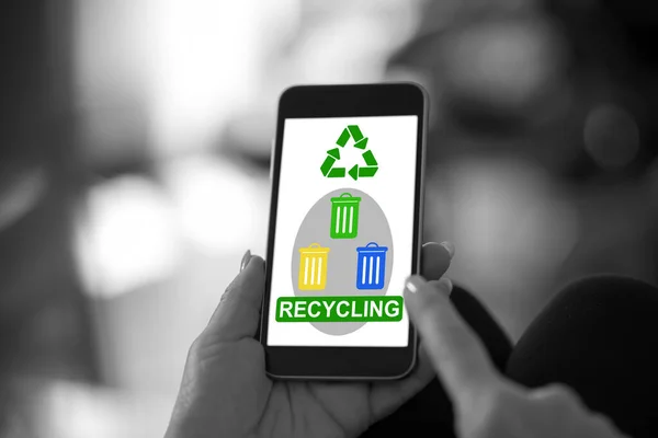 Hand Holding Smartphone Recycling Concept — Stock Photo, Image