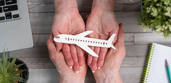 Concept Flight Insurance Paper Plane Hands — Stock Photo, Image