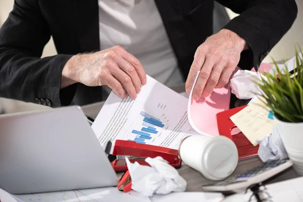 Disorganized Businessman Looking Documents His Messy Desk — Stock Photo, Image