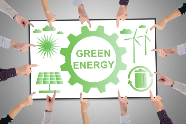 グリーンエネルギーの概念を指す手 — ストック写真