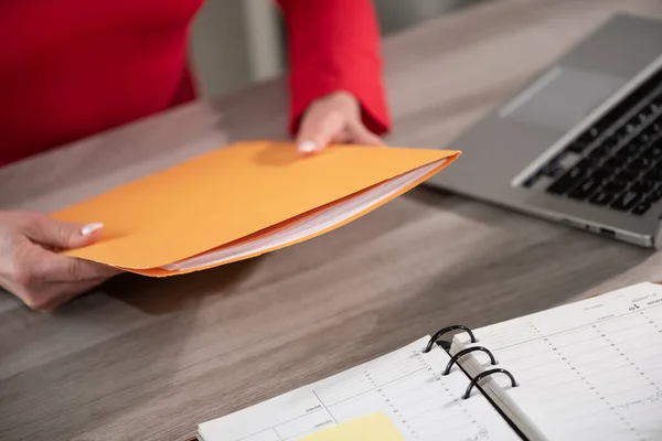 Businesswoman Holding Folder Paper Documents — Stock Photo, Image