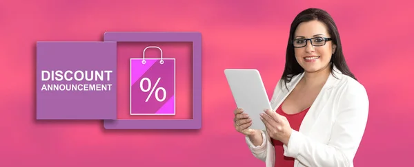 Woman Using Digital Tablet Discount Announcement Concept Background — Stock Photo, Image