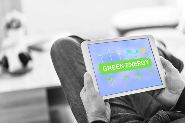 Schermo Del Tablet Che Mostra Concetto Energia Verde — Foto Stock
