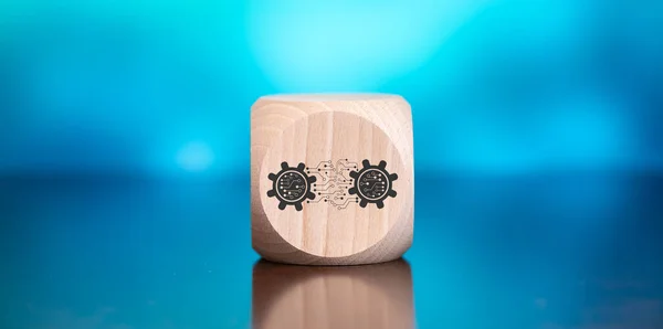 Drewniany Blok Symbolem Koncepcji Automatyzacji Niebieskim Tle — Zdjęcie stockowe