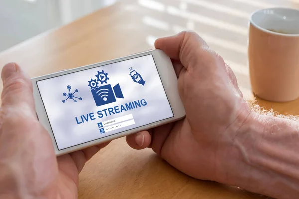 Manliga Händer Håller Smartphone Med Live Streaming Koncept — Stockfoto