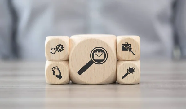 ジョブ検索の概念のシンボルを持つ木製のブロック — ストック写真
