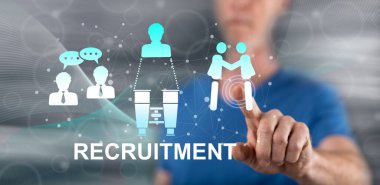 Adam dokunmatik ekranda işe alım konseptine parmağıyla dokunuyor.