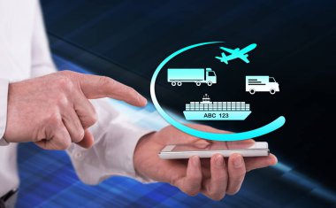 Ulaşım kavramı üzerinde bir adam tarafından düzenlenen bir akıllı telefon