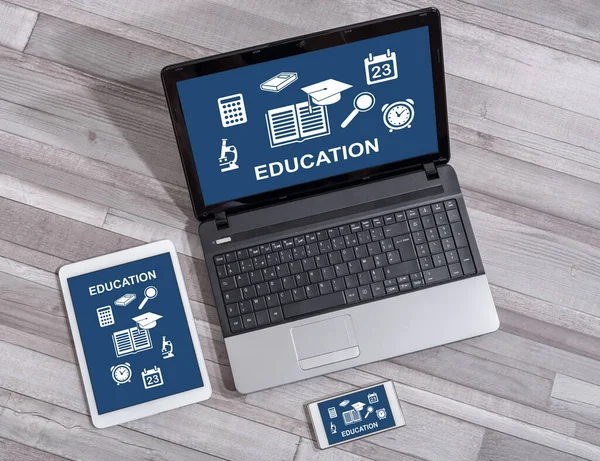 Onderwijsconcept Verschillende Informatietechnologieapparaten — Stockfoto