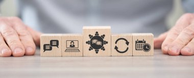 Buluşma kavramının sembolü olan tahta bloklar