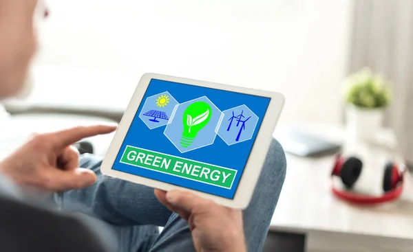 Pantalla Tableta Que Muestra Concepto Energía Verde —  Fotos de Stock