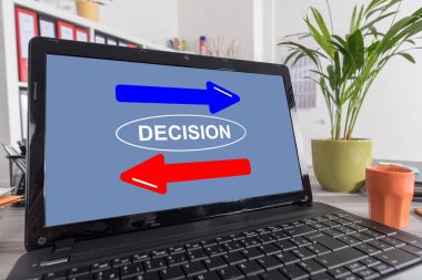 Karar kavramlı dizüstü bilgisayar ekranı