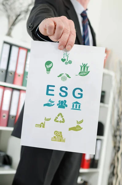 Стаття Показує Концепцію Esg Яку Веде Бізнесмен — стокове фото