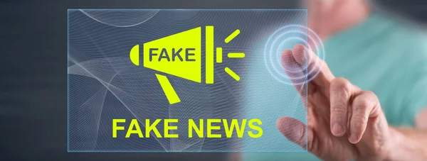 Mann Berührt Mit Dem Finger Ein Fake News Konzept Auf — Stockfoto