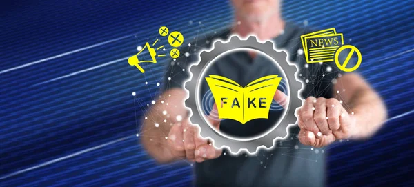 Mann Berührt Mit Den Fingern Ein Fake News Konzept Auf — Stockfoto