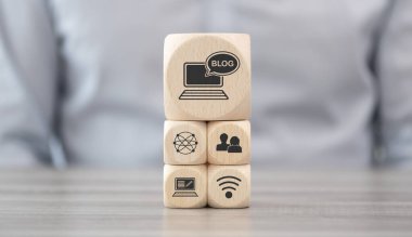 Günlük kavramının sembolü olan tahta bloklar