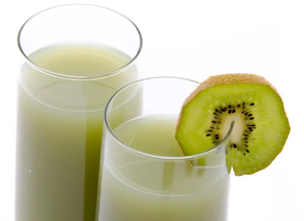 Dos vasos de jugo de kiwi — Foto de Stock