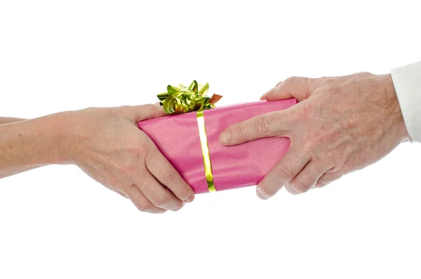 Man giving a present to a woman — Stock Photo, Image